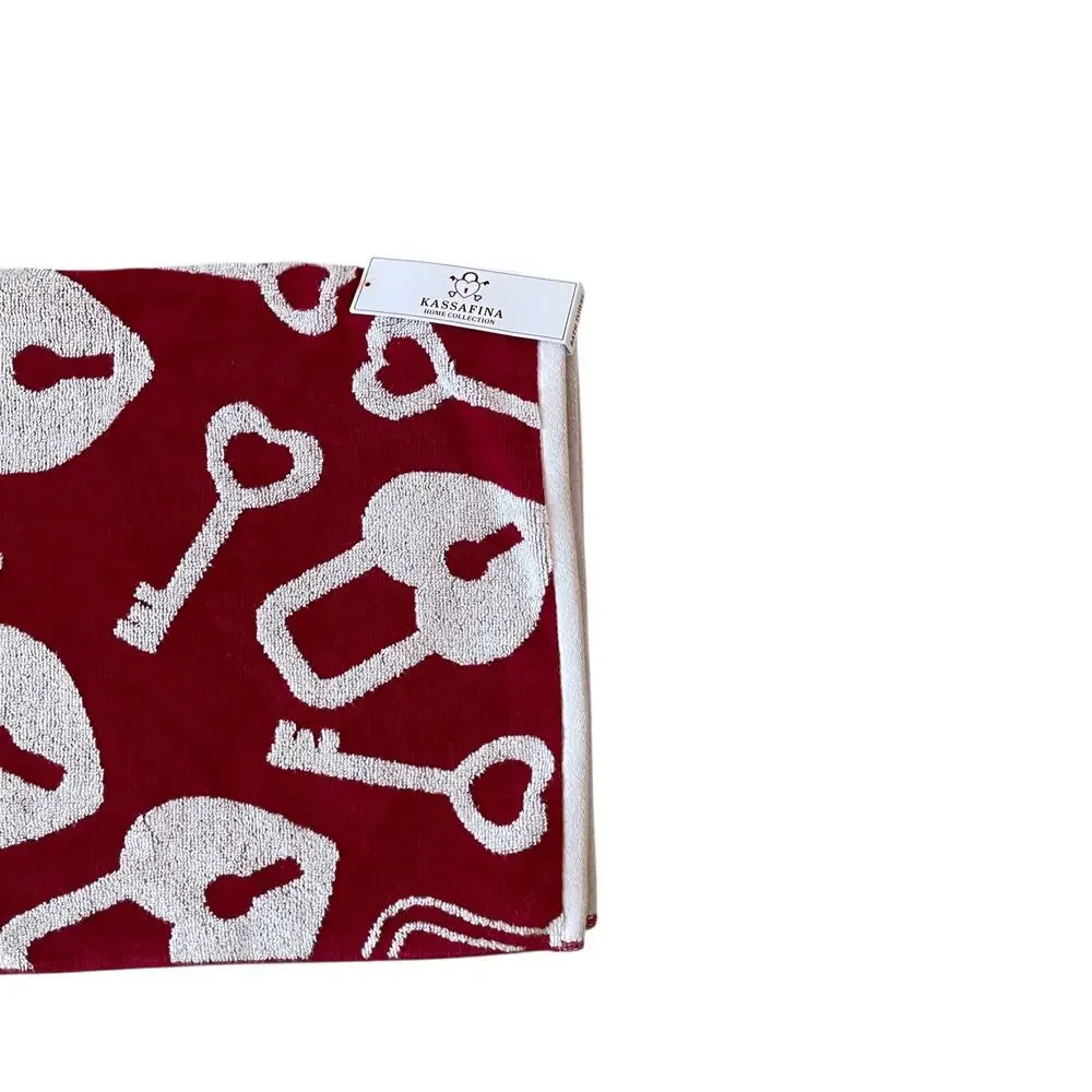 Kassafina Love Heart Lock & Key Bath Towel Set of 2 Red White Valentine XO NEW